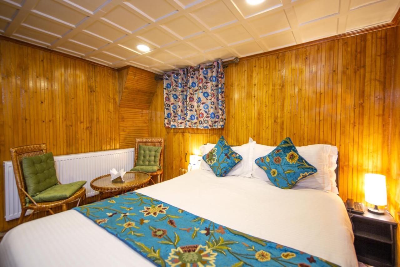 Gulmarg Ski Hill Resort Exterior photo