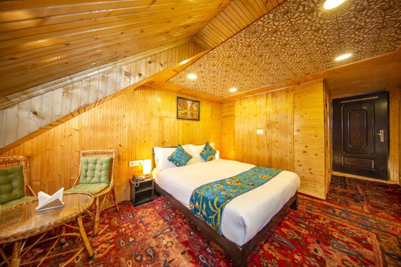 Gulmarg Ski Hill Resort Exterior photo