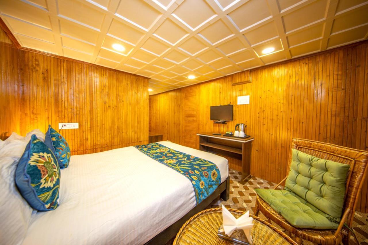 Gulmarg Ski Hill Resort Exterior photo